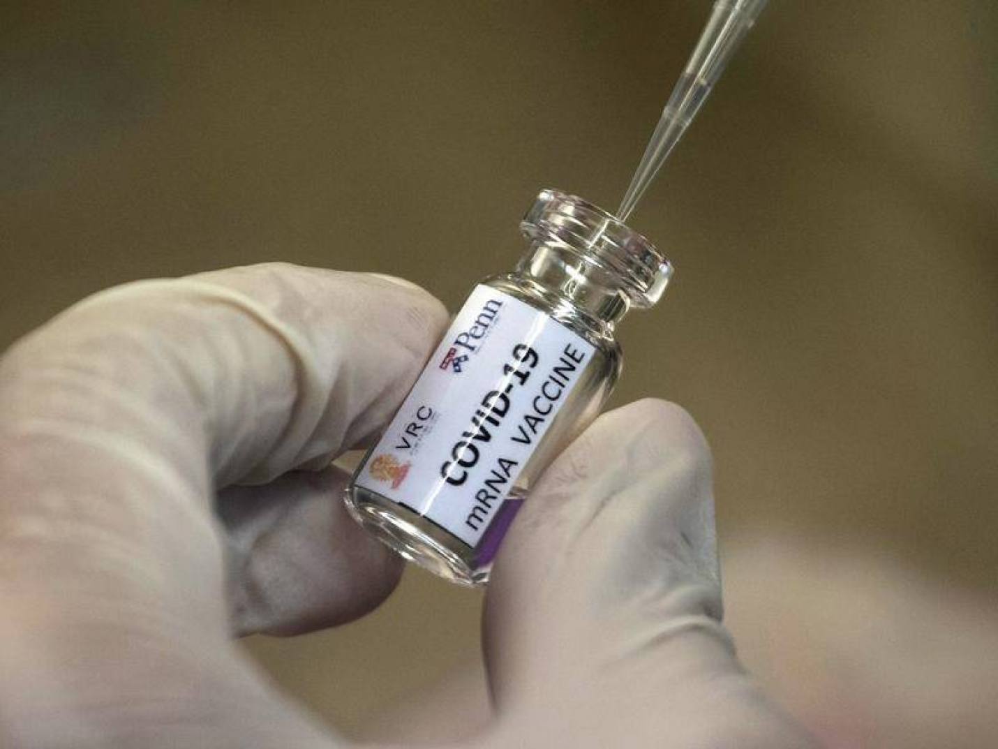 ВОЗ сотрудничает с 15 производителями вакцин от коронавируса